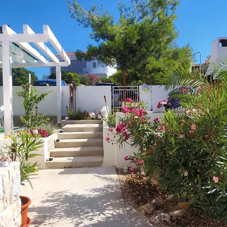 Apartment By The Sea Kosljun, Pag - 3321 *